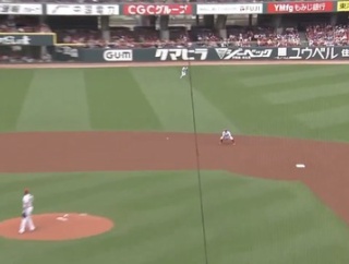 DeNAの軍師・三森大貴、幻術？広島・小園を金縛りさせるヒットから先制点