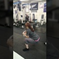 トレーニングの様子　スクワット　　女性