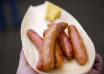 焼肉食い放題でウインナー頼む奴なんなの？