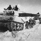 #4820 自爆せし敵のむくろの若かるを哀れみつつ振り返り見ず