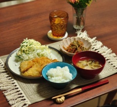 家族団らんの時に聞く質問ちゃうやろ！という長女からの質問とチキンカツで晩ごはん