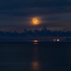 『海に沈む月と地球照～沖縄　2020/07/26』の画像