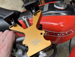 XL125S：タンクの凹みにデントリペア