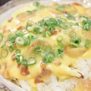 コクとフワフワ食感♪麩と牛脂の玉子丼