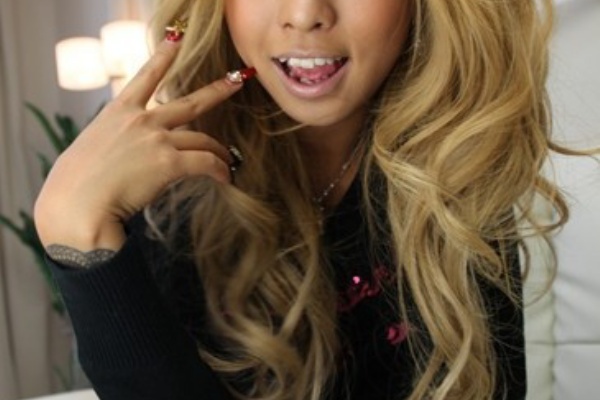 真っ赤な口紅痴女がエロい唇でレロレロフェラ チンポに喰らいつき精子を搾り取る 深田梨菜 Cocona 動画エロタレスト