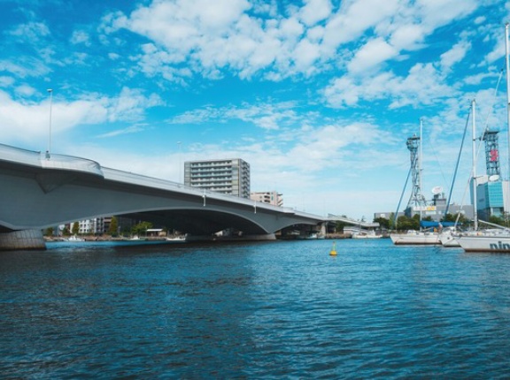 日曜に新潟市行くんやけど「新潟来たぞ」っていうおすすめ観光とかグルメある？