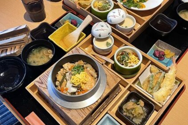 あっちこっち ここdeランチ