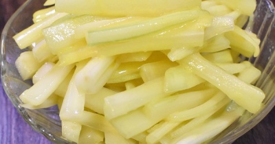 納豆の付属品で♪セロリのからし和え