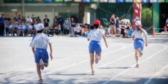 妻「保育園の運動会に服を買って」　私「今あるジャージで良いじゃん」　妻「それはぼろいし格好悪いから」