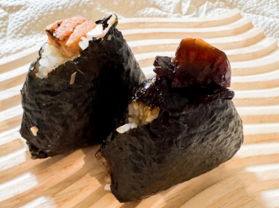 「恩むすび」の『おにぎり2個セット』など（高槻市紺屋町）【たかつーグルメ】