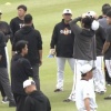 【謎】中田翔さん、右手をテーピングでぐるぐる巻きに