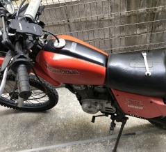 XL125S 鉄留めのシート表皮の張り替えにチャレンジ