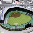 あんなほぼ意味のない銀傘に150億円もかけるんだったら屋根つけろって