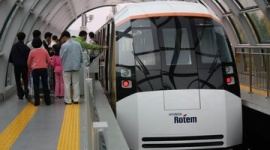 【韓国】磁気浮上列車が運行開始 → 8分後に急停止して線路の上に落下