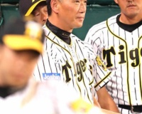 阪神・俊介「ハァハァ…やっと活躍できた。今日こそ監督に褒めてもらえるぞ…！」