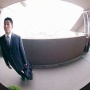 【便利】マンションやホテルの扉についてるドアスコープ、身近にある◯◯◯を使うだけで劇的に見やすくなって撮影も録画も可能に！