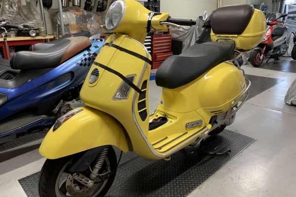 ベスパ GTS250ie 金 格安提供車 半額配送キャンペーン 期間限定車体