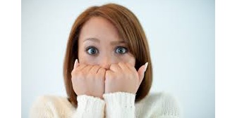 私の会社は派遣社員はエレベーターを使用してはいけない(10階でも)ルールになっているので注意したら、そのグループに囲まれ詰められて本当に怖かったし苦痛だった