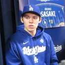 佐々木朗希　由伸の魂の投球に感動「僕が、投手が目指す姿なのかなと思う」ブルペンで準備も「めちゃくちゃ緊張していた」