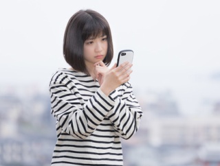 【毒親】小1のある日、担任にいきなり保健室に呼び出された。先生「最後にお風呂入ったのいつ？いつもどれくらいの頻度でお風呂入ってるの？」「頭見せてね…あーこびりついてるね」