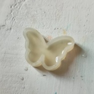 穏やかな午後に響き渡る夫の悲鳴。と、グリーンフラワーのちょうちょ作りました。