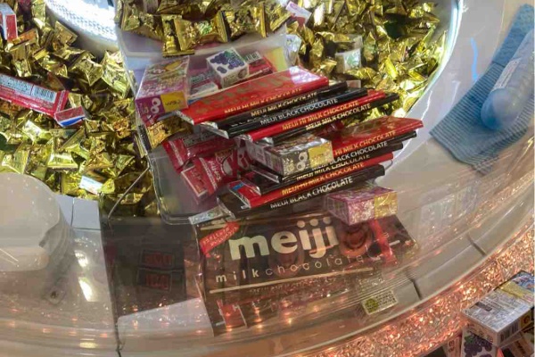 たっぷのブログ2冊目 お菓子タワー