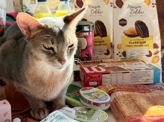 Parisのお土産　バターとお菓子いっぱい