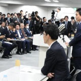 「切り取り」までして  自衛隊明記を急ぐ記者クラブメディア