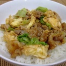 豚肉、レタス、卵炒めごはん