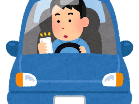 「ながらスマホ」運転、自動検知・警告義務付け　31年から全新型車に