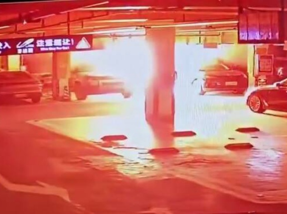 中国広東省仏山市の地下駐車場にてEVが突然爆発炎上…燃え方がヤバすぎる