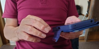 一回り下の子とは仲良くやってるけど、ラインが多くてちょっと面倒だ。