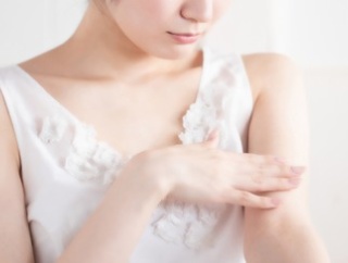 【胸糞】ワイの彼女がアトピーと接触性皮膚炎、軽度の酒さと判明し萎えた