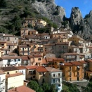 岩山に抱かれた村に３泊　贅沢な時間　バジリカータ州