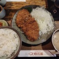 これワイの夕食なんやがwww（とんかつ定食ご飯と豚汁おかわり自由）