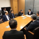 上京し、国会事務所での面会