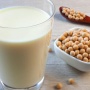 【マジ注意】「豆乳にアボカドの種を入れて常温放置するとヨーグルトができる」と拡散　→　絶対にやっちゃダメ！ただの腐敗だから食中毒になるぞおおお