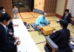 かわいすぎかｗ 向井葉月”ちょこん”ｗｗｗ	