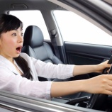 『【ウソやろ!?】ワイの彼女、車のウィンカー出す理由理解してなくて怖くなった ・・・』の画像
