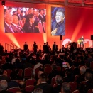 防衛大臣として自衛隊法に違反することをやらせてるんだから、大臣としてアウトだよね。今すぐクビで。自衛隊法61条違反です！！ この自衛官懲戒免職を求めます！！