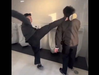 男子高校生への暴行動画がＳＮＳ拡散、栃木県警が加害者の男子生徒から聴取　「大変申し訳ないことをした」と話しているという・・・高校には問い合わせが殺到（動画あり）