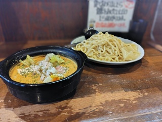 《クリーミーな冷やしカレーにぶっとい麺が合わさったインパクト大なつけ麺!》麺 池谷精肉店＠あきる野市<冷やしクリームカレーつけそば>