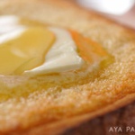 バター塗ったトーストってなんでバターの面から落ちてくの？