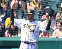 【悲報】メッセンジャー、糸井の守備にブチ切れ「単打と思ってたのがツーベースになった