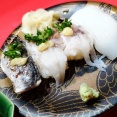 ＃気に入ってま寿司　　＃謹賀　さん　（JR高架下）で食べる寿司は　好きなものオンパレード。
