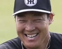【朗報】大山悠輔、まるで2歳児のような笑顔を見せる