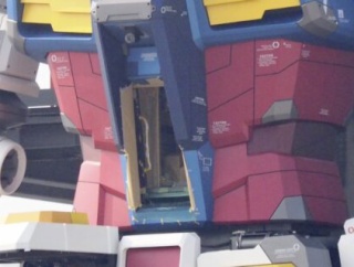 【ガンダム】なぜMSのコックピットハッチは正面に付いてる事が多いのか