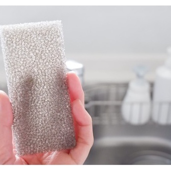 使い捨てスポンジをメインに使っています♪