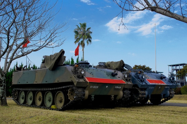 戦車部隊 観閲式 平成22年度 - 車両部隊行進編