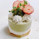 『横瀬産新茶と苺のムースケーキ』